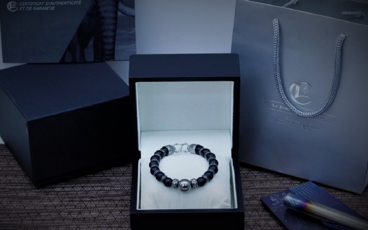 BRACELET HOMME PERLE TITANE AEROSPACIAL ET ONYX NOIR FERMOIR ACIER