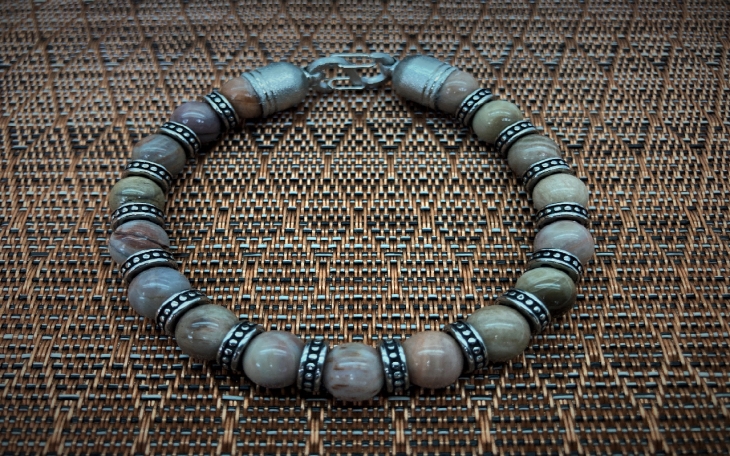 BRACELET HOMME PERLE BOIS FOSSILE D'ARIZONA  ET ACIER INOX