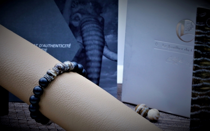 BRACELET HOMME PERLES EN MOLAIRE DE MAMMOUTH ET ONYX NOIR FERMOIR ACIER