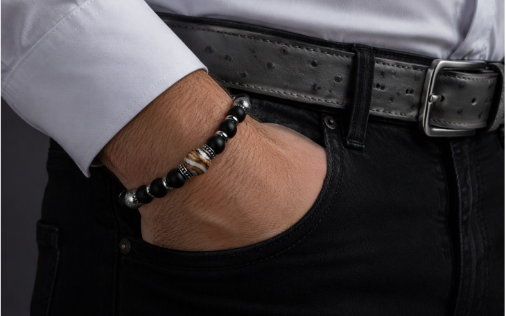 BRACELET HOMME EN METEORITE DE GIBEON MOLAIRE DE MAMMOUTH ET PERLE NATURELE EN ONYX