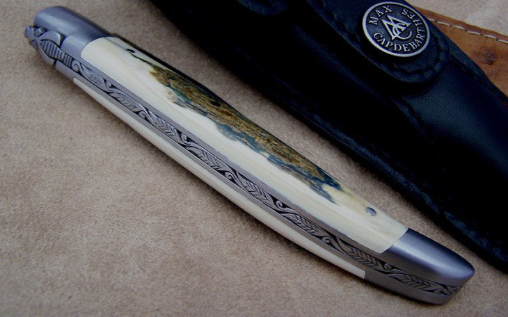 Couteau Laguiole 12 cm molaire de mammouth et lame sculpté de feuilles